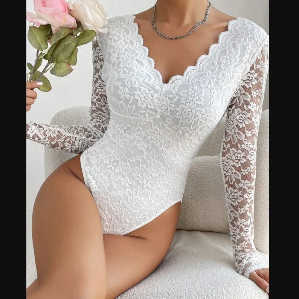 🌟NEW, CUTE**-  White V-Neck Long Sleeve Lace Trim Bodysuit | OFFERS WELCOME! - Picture 4 of 7